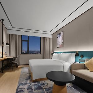 Upper Floors King Room